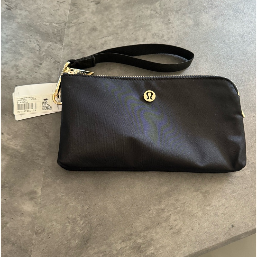 NWT Lululemon Curved Wristlet